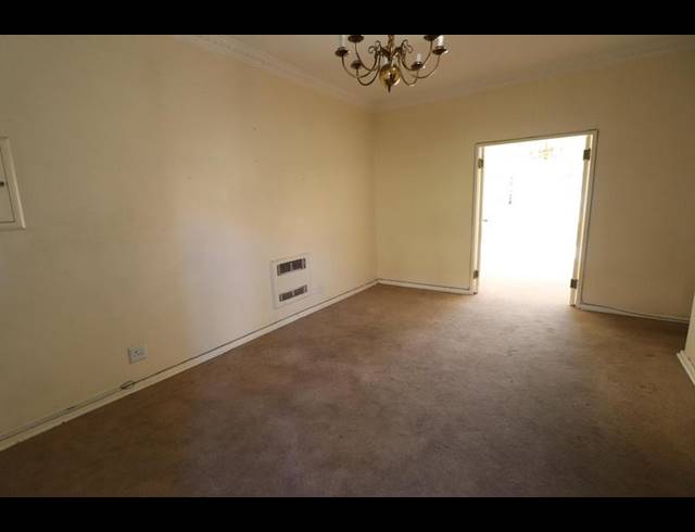 2 BEDROOM APARTMENT FOR SALE IN SANDOWN
